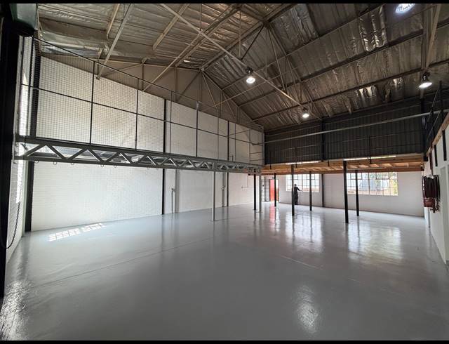 299M² WAREHOUSE TO LET IN HALFWAY HOUSE